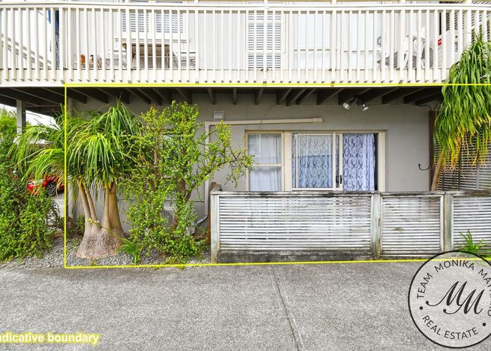  at 2/28 Hawkins Street, Meadowbank, Auckland