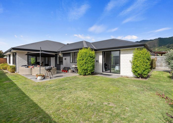  at 14 Hart Road, Richmond, Richmond