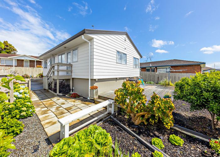  at 1/25 Kopara Place, Clendon Park, Auckland