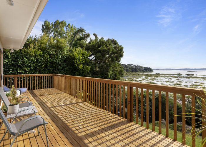  at 31 Pipitea Place, Massey, Auckland