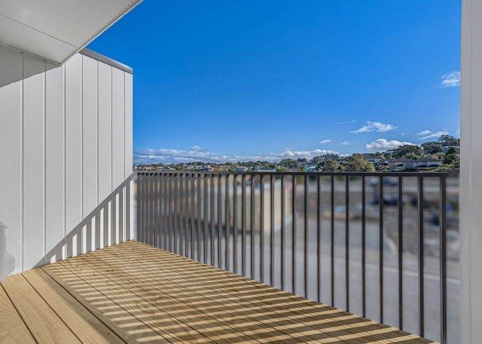  at 16/1 Oteha Valley Road, Albany, North Shore City, Auckland