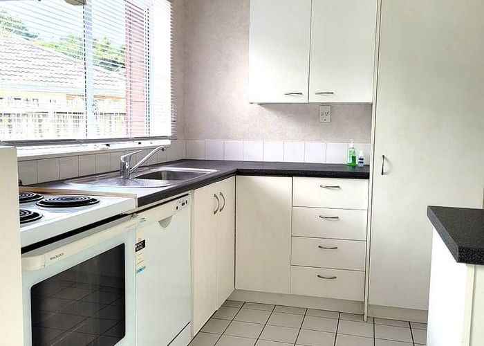  at 14 Lanier Place, Glendene, Waitakere City, Auckland