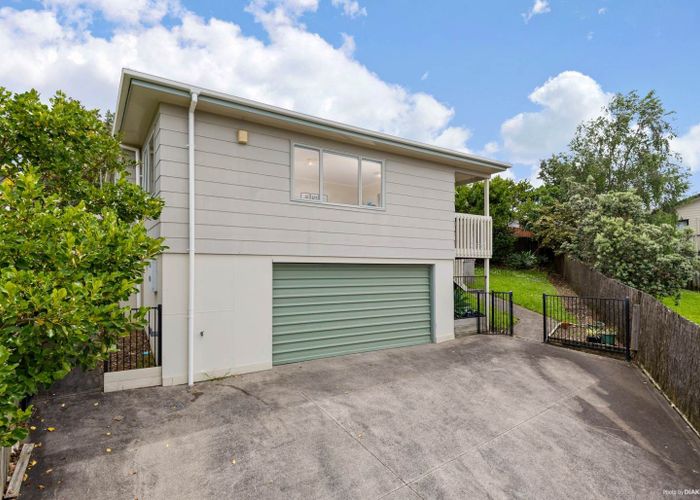  at 2/36 Elizabeth Drive, West Harbour, Waitakere City, Auckland