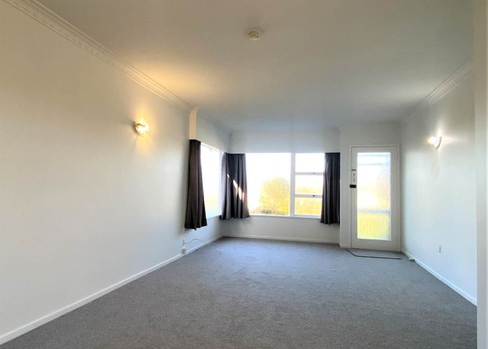  at 2/166 East Coast Road, Milford, North Shore City, Auckland