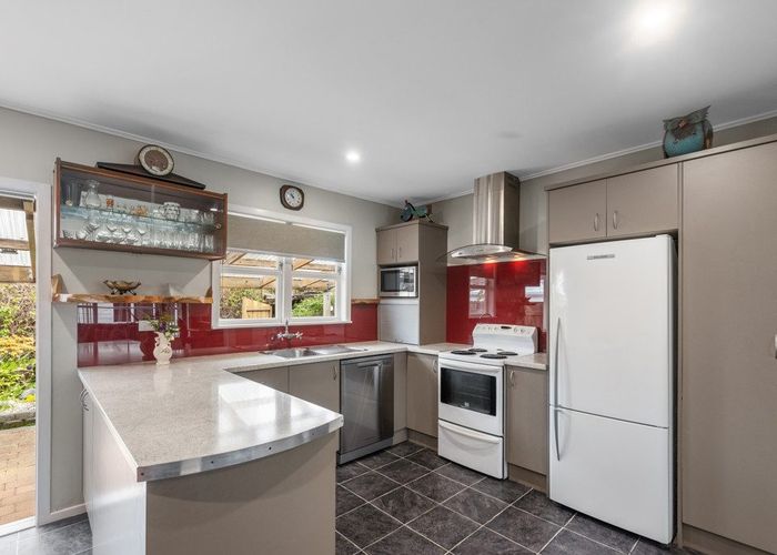  at 83 Sturges Road, Henderson, Auckland