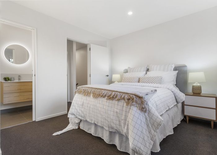  at 5 Panoni Lane, Howick, Auckland