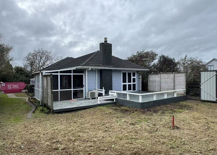  at 25 Moor Avenue, Te Atatu Peninsula, Waitakere City, Auckland