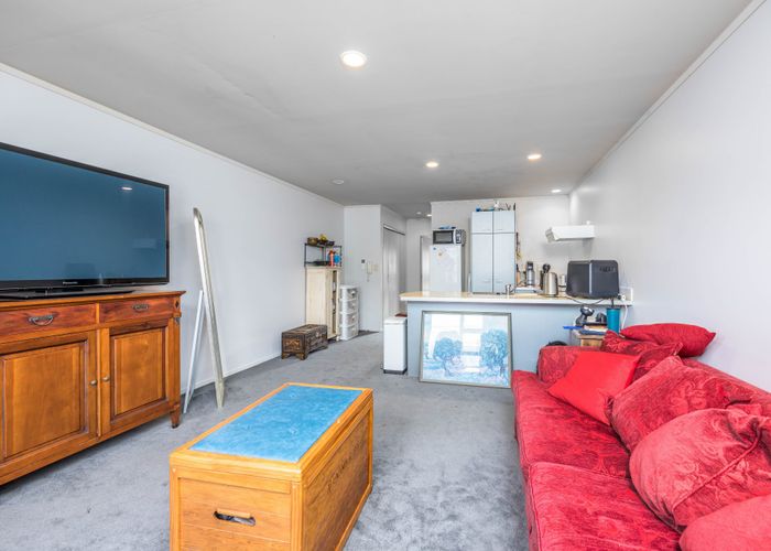  at 4/6 Porters Avenue, Eden Terrace, Auckland