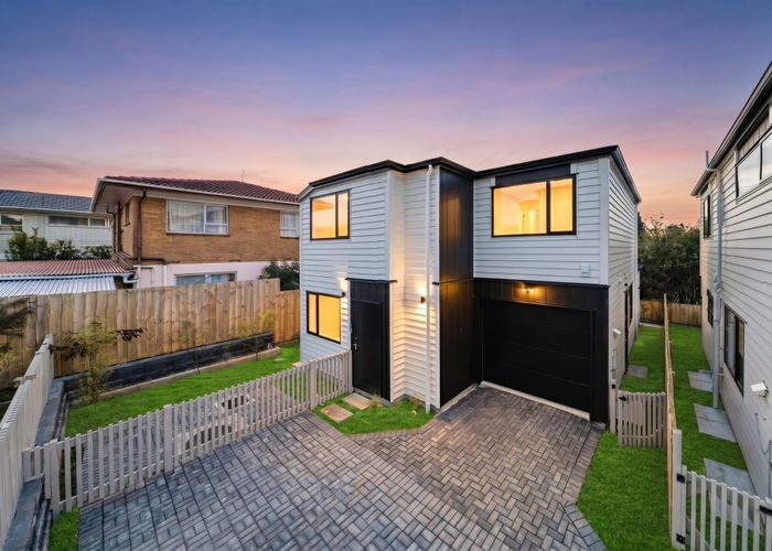  at 32A Grande Vue Road, Hill Park, Manukau City, Auckland