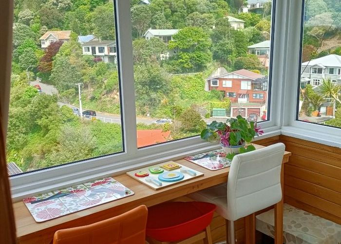  at 121 Barnard Street, Wadestown, Wellington