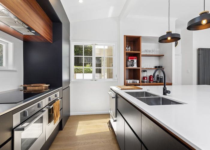  at 70 Overtoun Terrace, Hataitai, Wellington