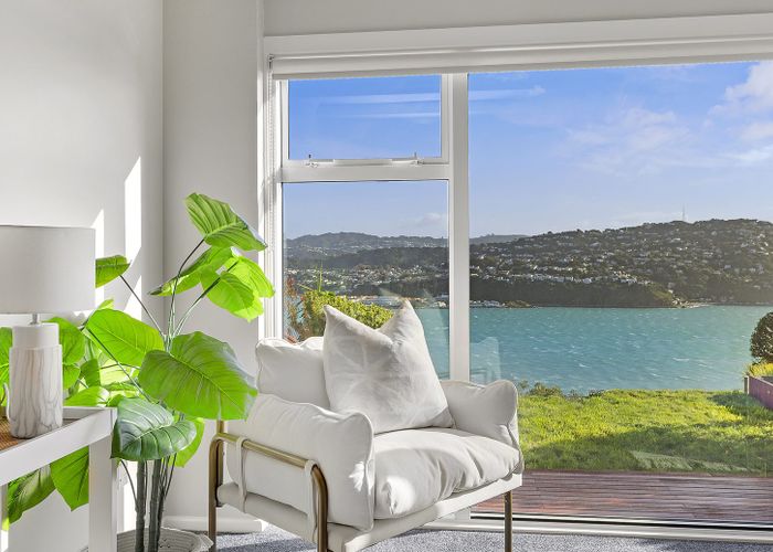  at 129 Akaroa Drive, Maupuia, Wellington, Wellington