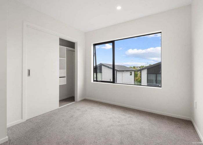  at 55E Redwood Drive, Massey, Waitakere City, Auckland