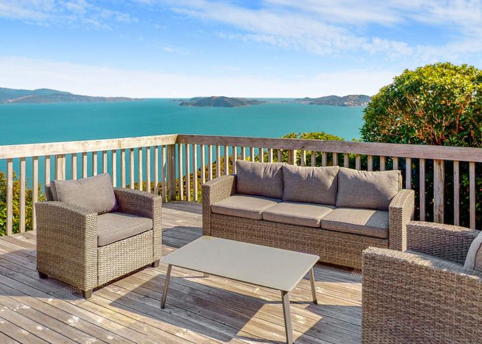  at 24 Bennett Grove, Newlands, Wellington