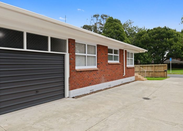  at 1/8 Edgewater Drive, Pakuranga, Auckland