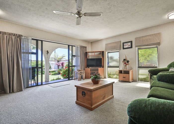  at 810 Eaton Road, Saint Leonards, Hastings