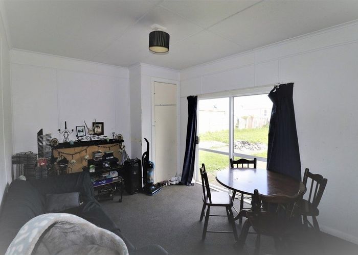  at 16 Beach Road, Castlecliff, Whanganui