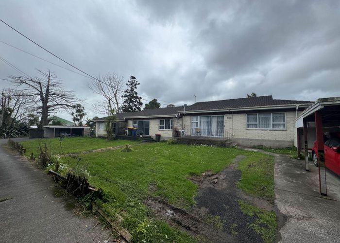  at 1-3/32A McLeod Road, Henderson, Waitakere City, Auckland