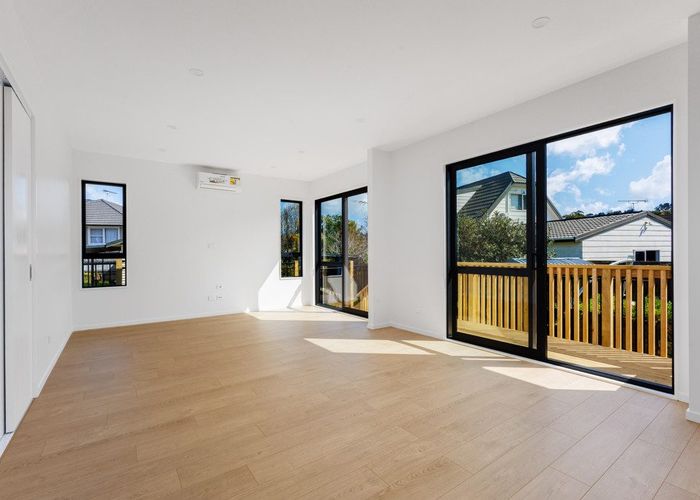  at 142 Moore Street, Hillcrest, North Shore City, Auckland