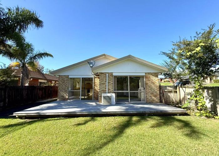  at 17 Parkcrest Drive, Henderson, Waitakere City, Auckland