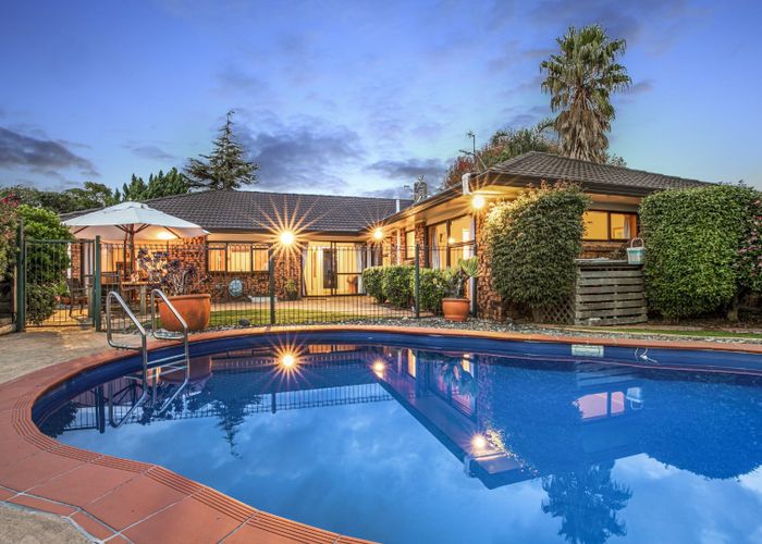  at 3 Carlinka Place, Conifer Grove, Takanini