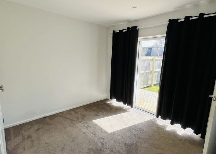  at 9 Meritage Lane, Te Atatu South, Waitakere City, Auckland