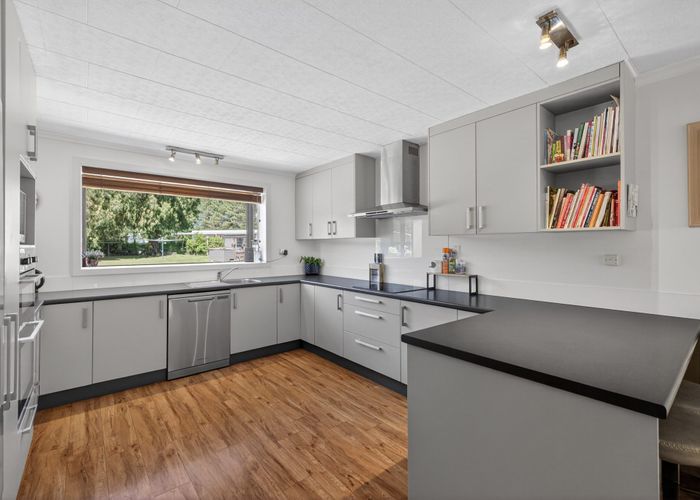  at 32 Scarlet Oak Drive, West Melton, Selwyn, Canterbury