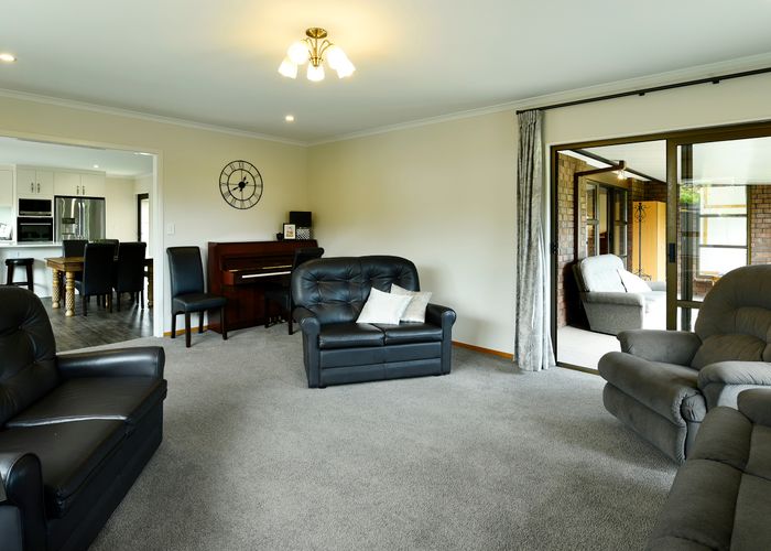  at 6 James Place, Richmond