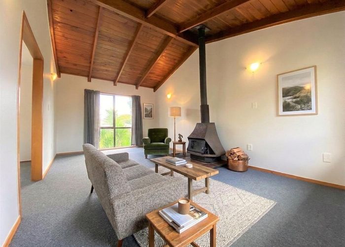  at 5 Harrington Road, Henderson, Waitakere City, Auckland