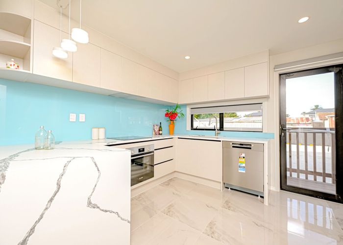  at 7/460 Massey Road, Mangere East, Manukau City, Auckland