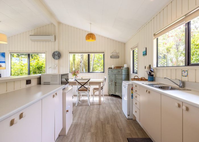  at 472A Sea View Rd, Onetangi, Waiheke Island, Auckland