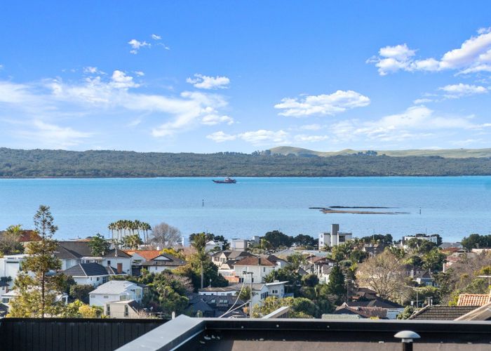  at 24 Sprott Road, Kohimarama, Auckland