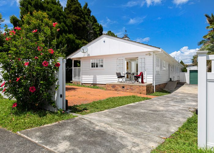  at 1 Miltonia Avenue, Te Atatu South, Waitakere City, Auckland