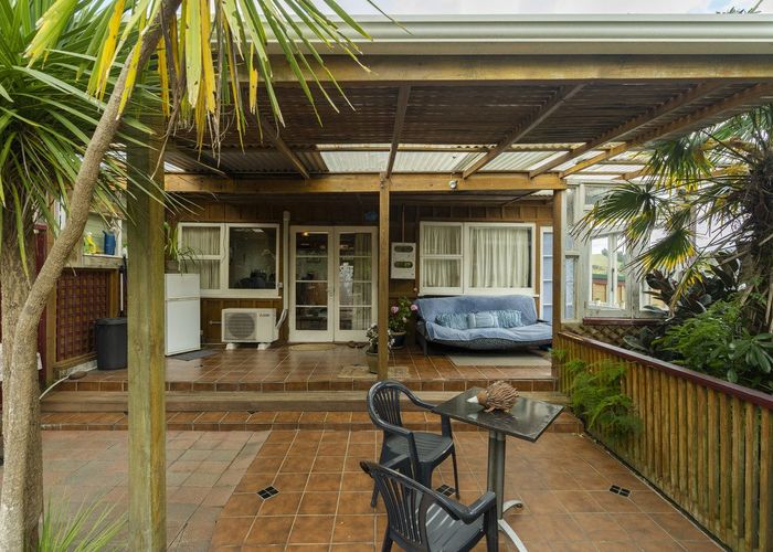  at 132 Oakura Road, Ōakura, Hikurangi