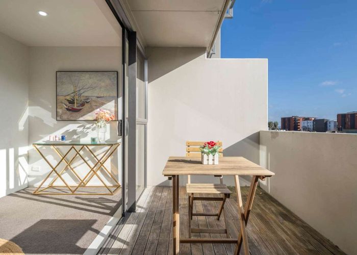  at 2/1902 Great North Road, Avondale, Auckland City, Auckland