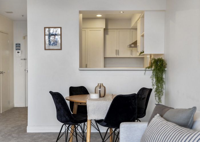  at 2D/36 James Cook Crescent, Remuera, Auckland