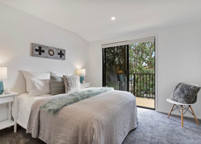  at 2/137 Tirimoana Road, Te Atatū South, Auckland