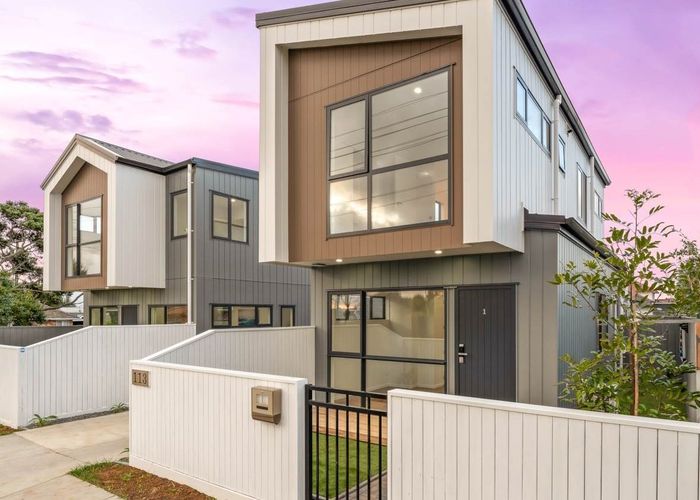  at 1/113 Flanshaw Road, Te Atatu South, Auckland