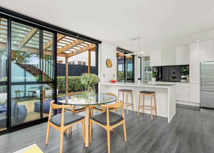  at 21 Main Highway, Ellerslie, Auckland