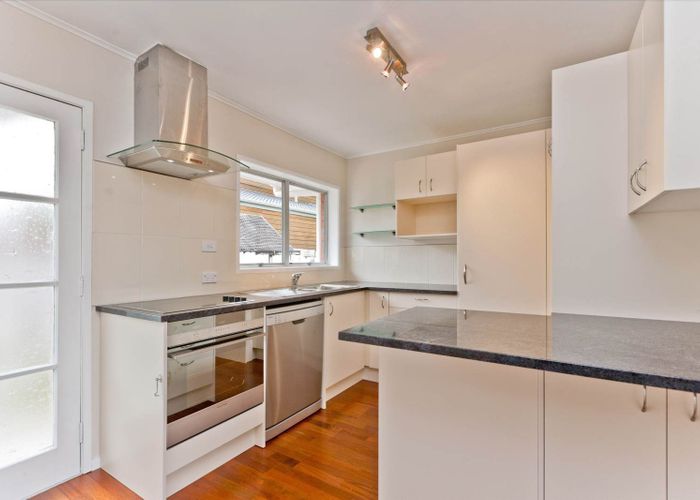  at 2/13 Richards Avenue, Milford, North Shore City, Auckland