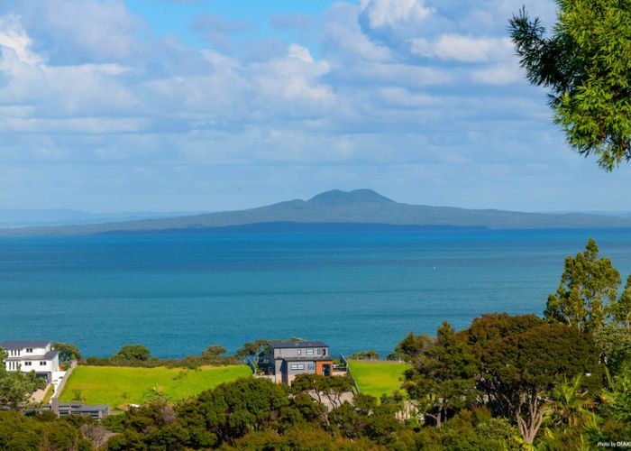  at 102 Wade River Road, Stanmore Bay, Whangaparaoa