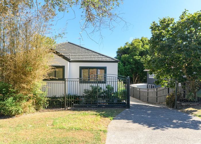  at 43A Cliff View Drive, Green Bay, Waitakere City, Auckland