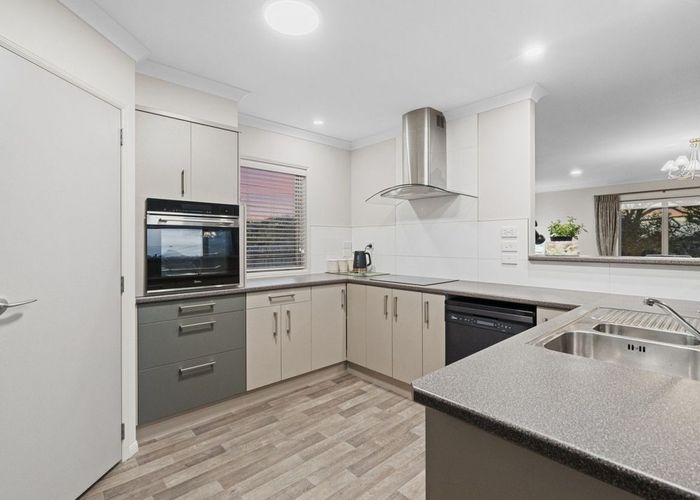  at 8 Utopia Park Heights, Welcome Bay, Tauranga, Bay Of Plenty