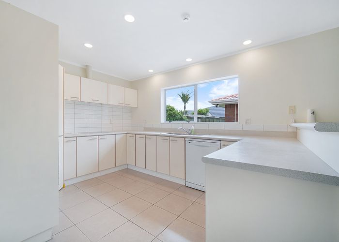  at 11 Suncrest Drive, West Harbour, Waitakere City, Auckland