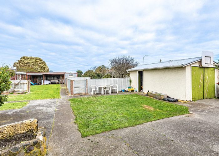  at 4 Tongariro Street, Castlecliff, Whanganui