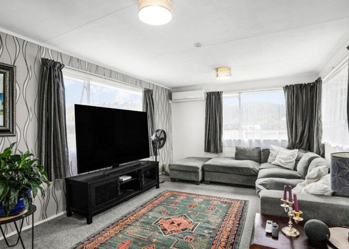  at 49 Norana Road, Timberlea, Upper Hutt, Wellington