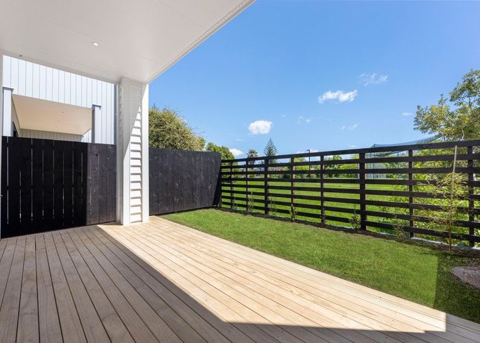  at 18 Albert Road, Kelston, Waitakere City, Auckland