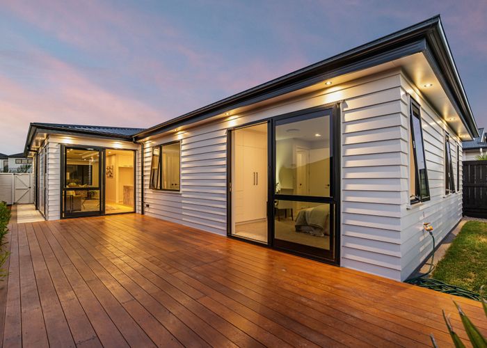  at 8 Lucent Lane, Milldale, Rodney, Auckland