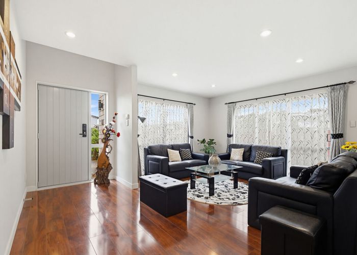  at 21 San Prospero Crescent, Henderson, Waitakere City, Auckland