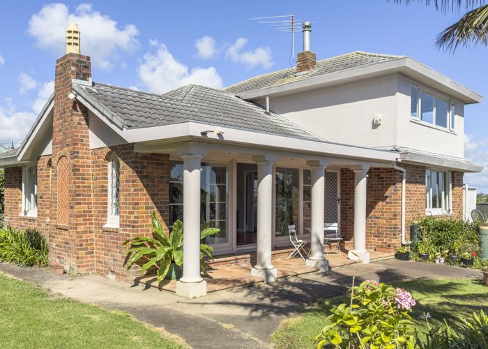  at 10 View Road, Shelly Park, Auckland